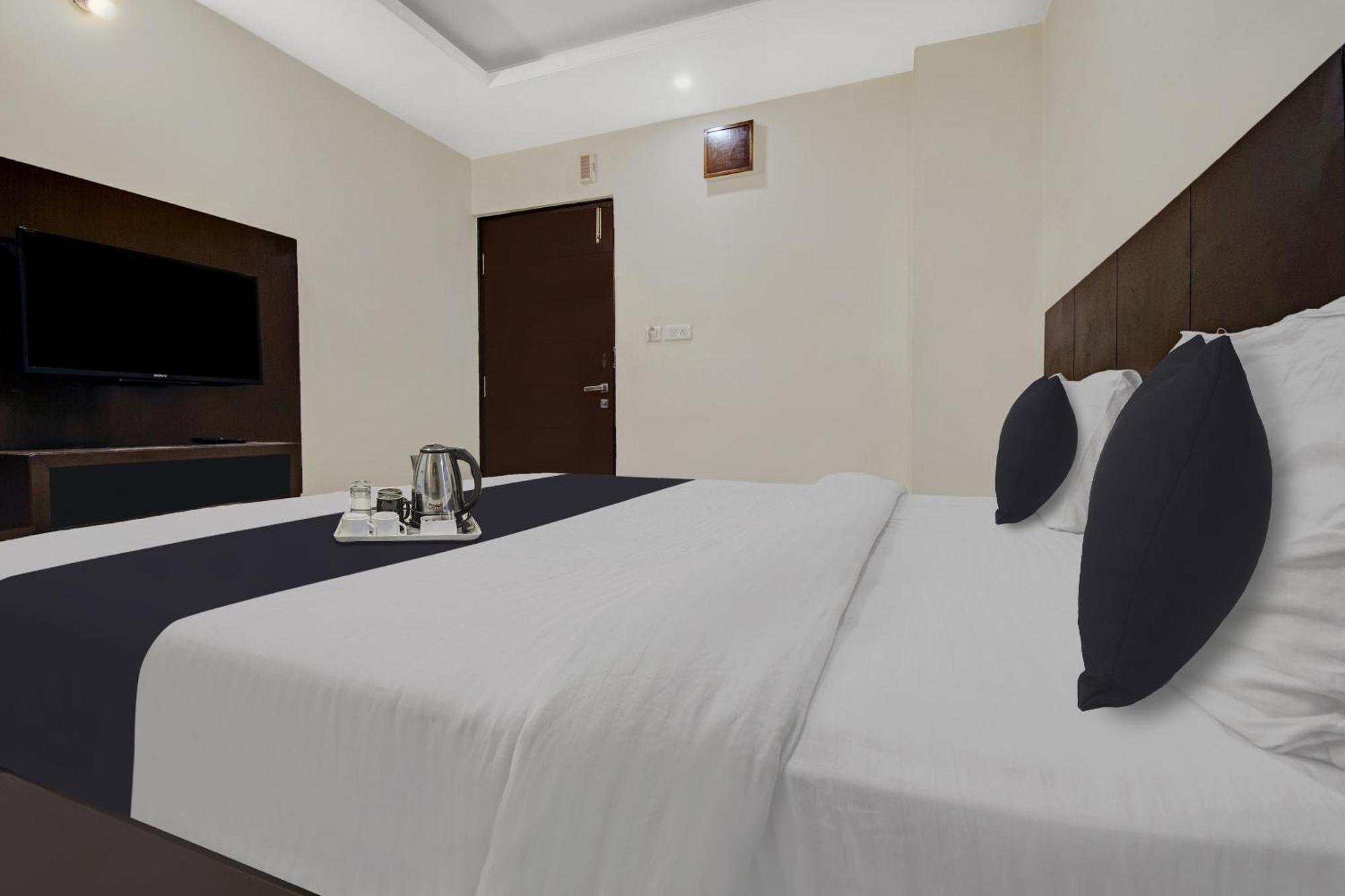 Townhouse Oak Hotel Heritage Heights Jaipur Exterior foto